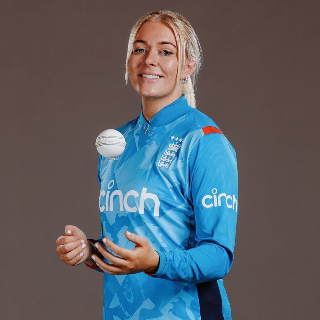 Pretty English Women Cricketers Right Now